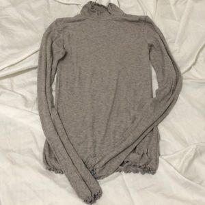 Aritzia Wilfred turtleneck sz M light gray